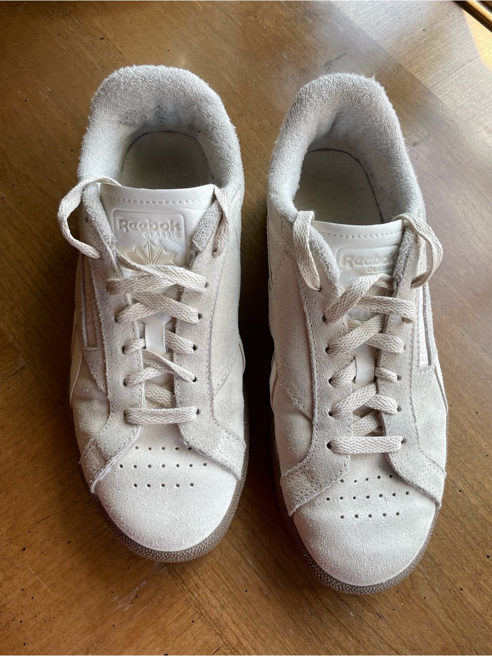 Reebok Club C Beige Suede Low-Top Sneakers size EU 39